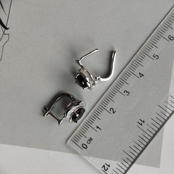 Серебряные серьги с гранатом 3.047ct