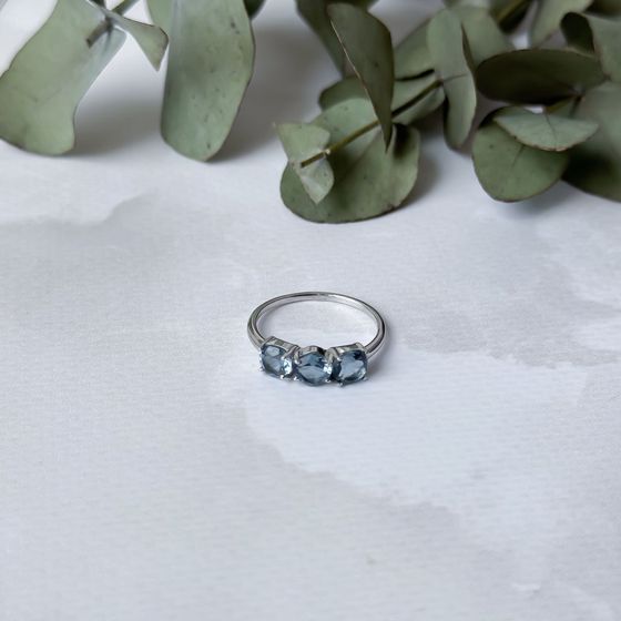 Серебряное кольцо с топазом Лондон Блю 1.361ct
