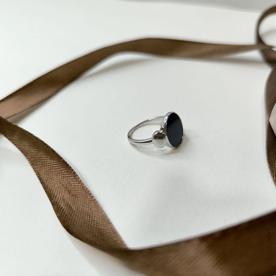 Silver ring with onyx
