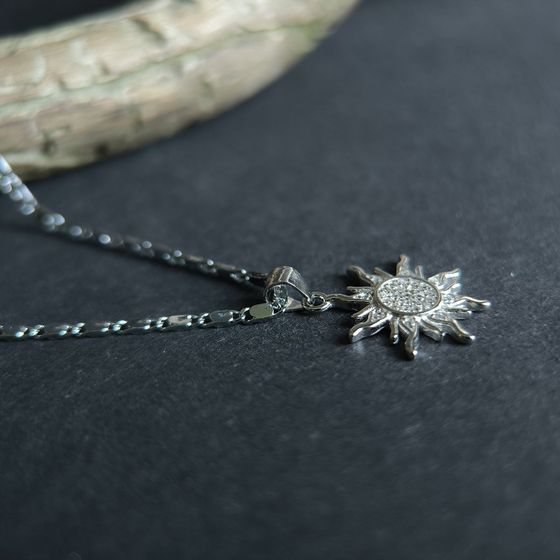 Серебряная подвеска с фианитами