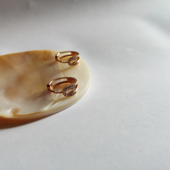 Золотые серьги с фианитами