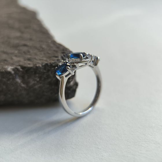 Silver ring with sapphire nano 1.05ct