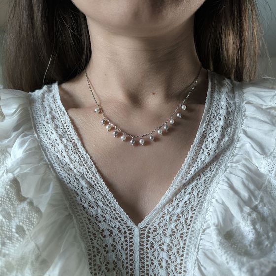 Silver necklace with pearls