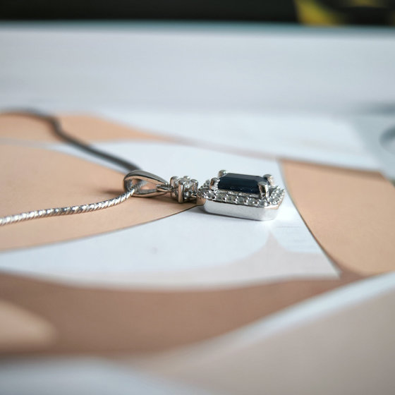 Серебряная подвеска с сапфиром 5.58ct, фианитами