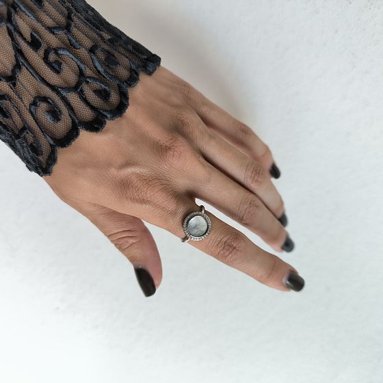 Silver ring with mother-of-pearl
