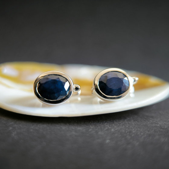 Silver earrings with sapphire 6.438ct