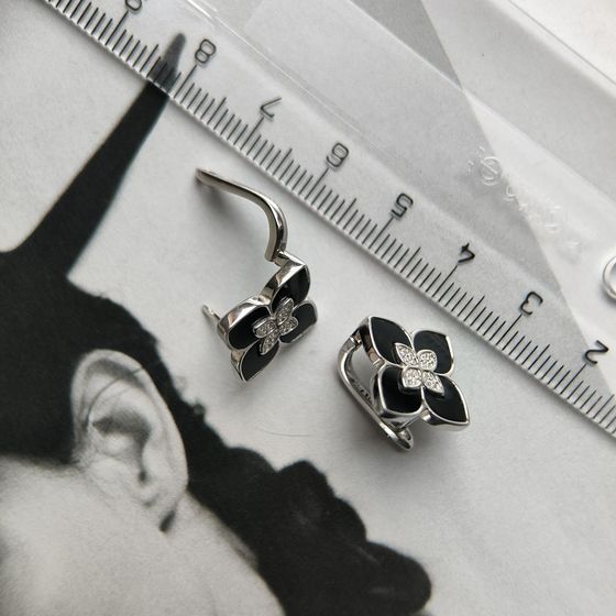 Silver earrings with onyx, fianites