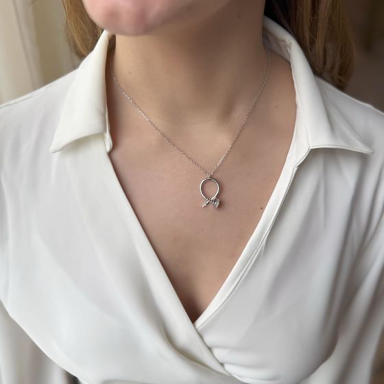 Silver necklace with phianites