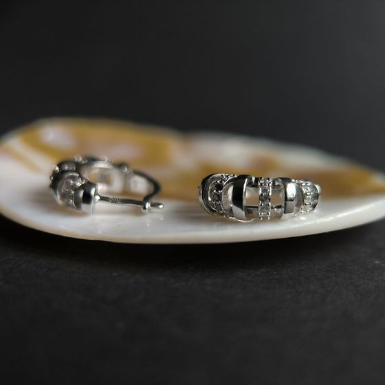 Серебряные серьги с фианитами