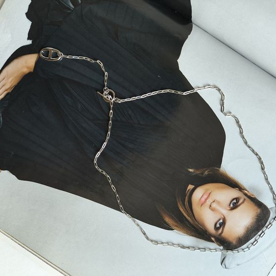 Серебряное колье без камней