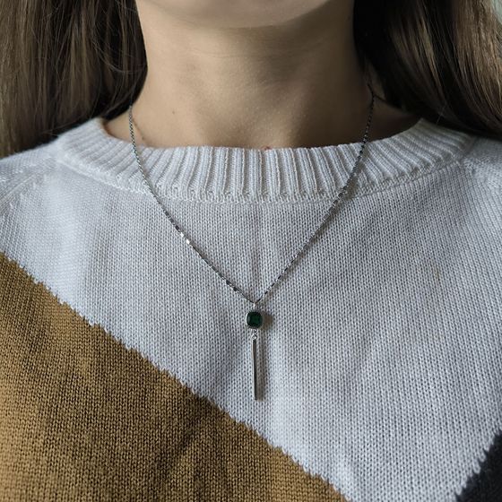 Silver pendant with a 0.95-carat nano emerald