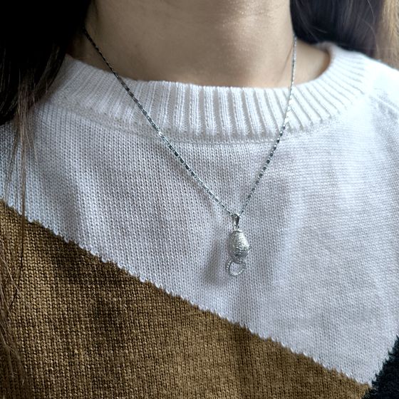 Silver pendant with phianites
