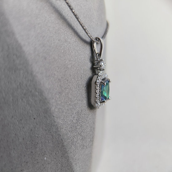 Серебряная подвеска с мистик топазом 1.176ct