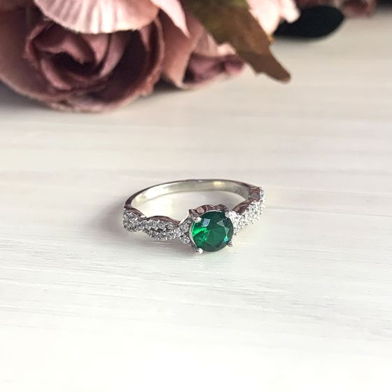 Серебряное кольцо с изумрудом nano 0.969ct