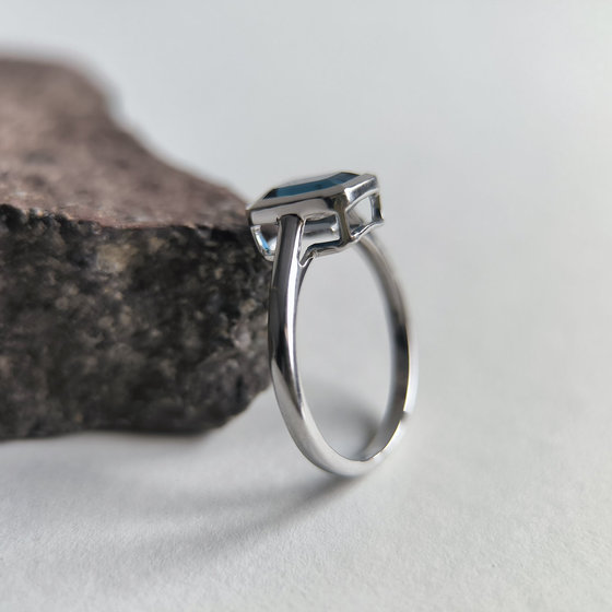 Серебряное кольцо с сапфиром nano 1.488ct