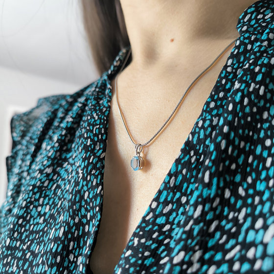 Серебряная подвеска с топазом 1.442ct