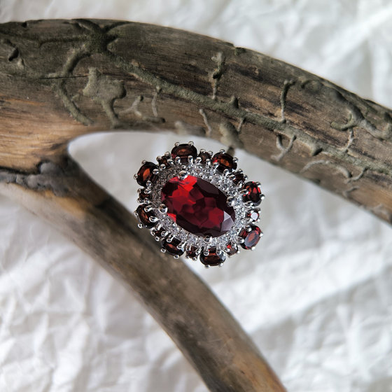 Серебряное кольцо с гранатом nano, гранатом