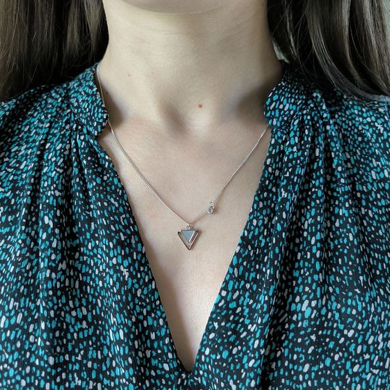 Серебряное колье с перламутром