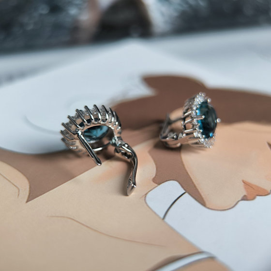 Серебряные серьги с топазом Лондон Блю 4.552ct