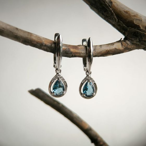 Серебряные серьги с топазом Лондон Блю 1.11ct