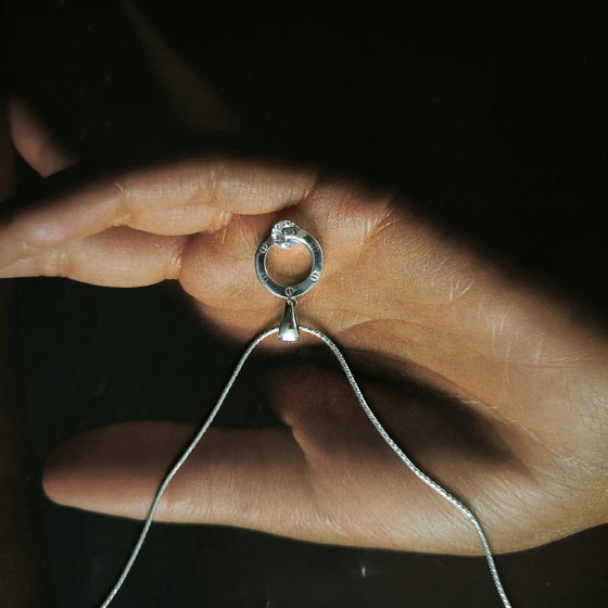 Silver pendant with cubic zirconia