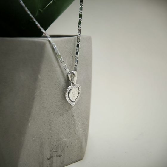 Silver pendant with phianites