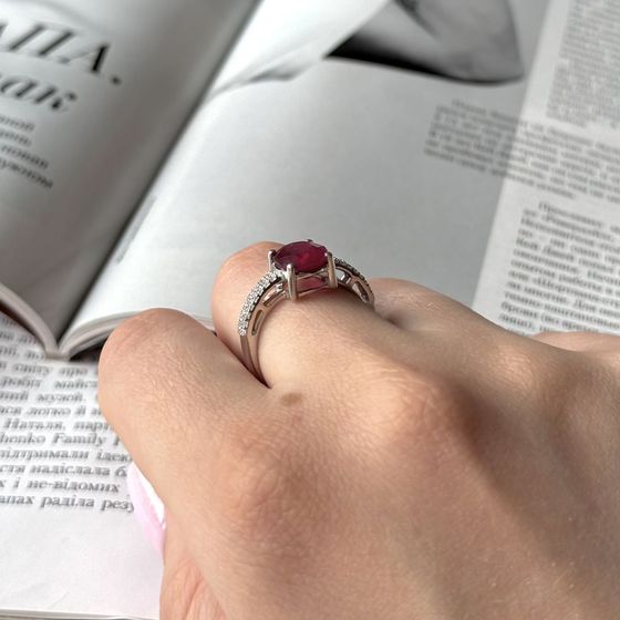 Серебряное кольцо с рубином 3.877ct