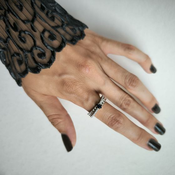 Silver ring with sapphire 0.66ct, fianites