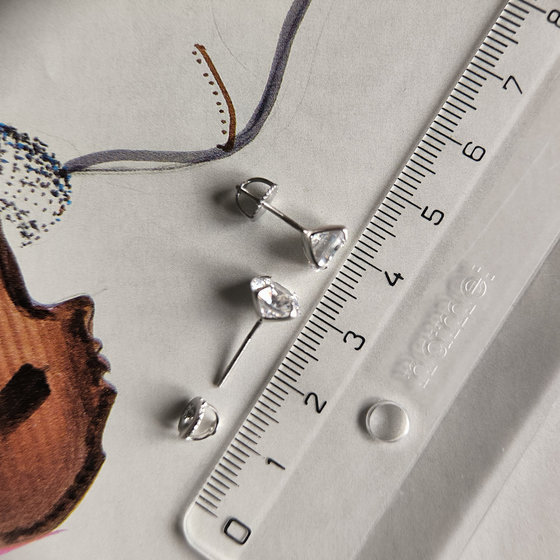 Серебряные серьги с фианитами