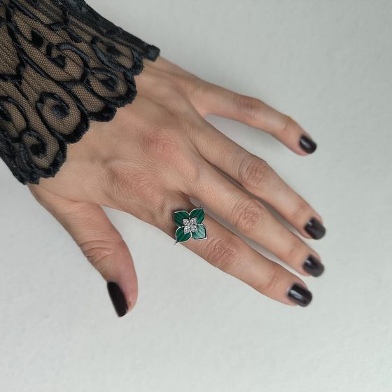 Silver ring with malachite, fianites
