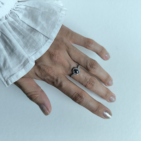 Серебряное кольцо с сапфиром 1.048ct