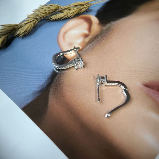 Серебряные серьги с фианитами