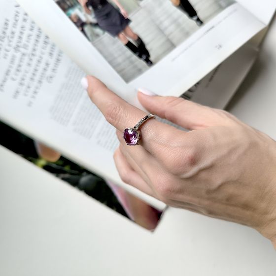 Silver ring with a 5.022-carat alexandrite