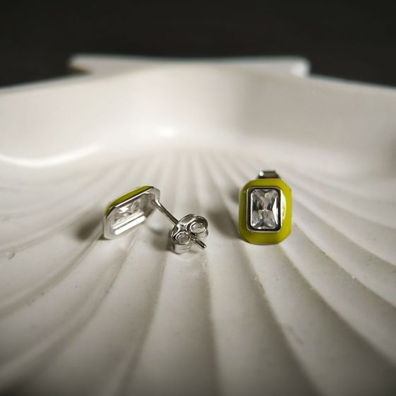 Серебряные серьги с фианитами, емаллю