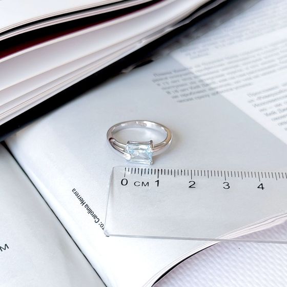 Серебряное кольцо с топазом 1.85ct