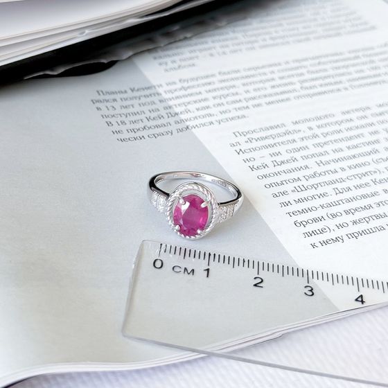 Срібна каблучка з рубіном 2.546ct, фіанітами