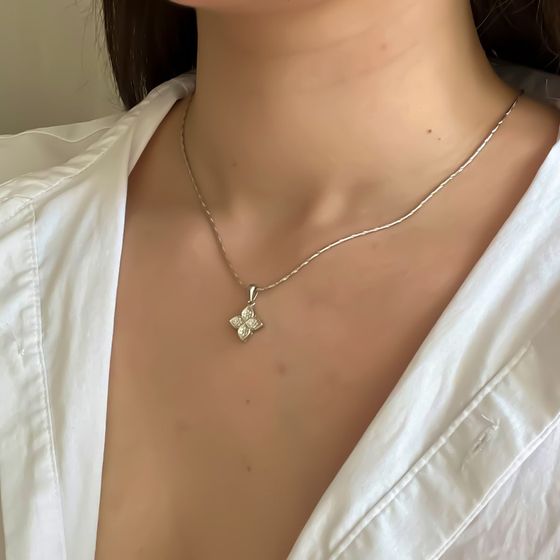 Серебряная подвеска с фианитами