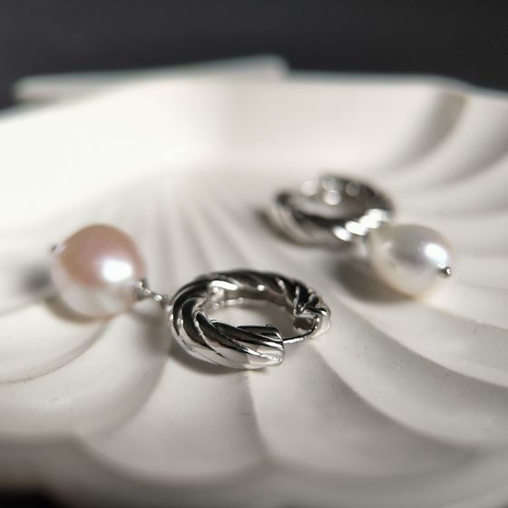 Silver earrings with baroque pearls