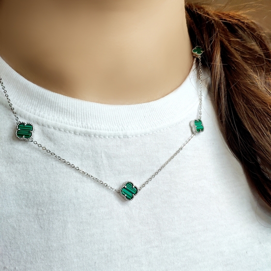Silver necklace with malachite