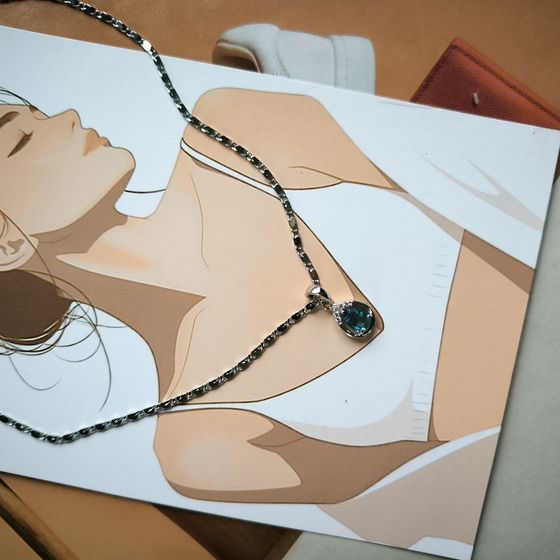 Серебряная подвеска с топазом Лондон Блю 0.555ct