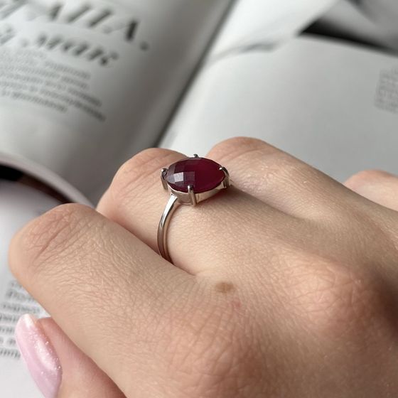 Серебряное кольцо с рубином 5.33ct