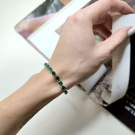 Silver bracelet with emerald nano