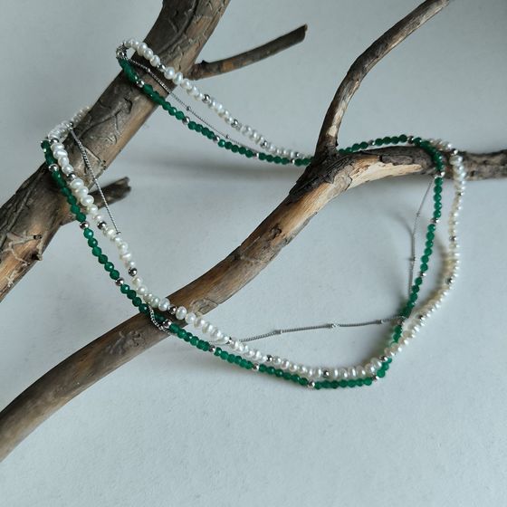 Silver necklace with baroque pearls, green jadeyed