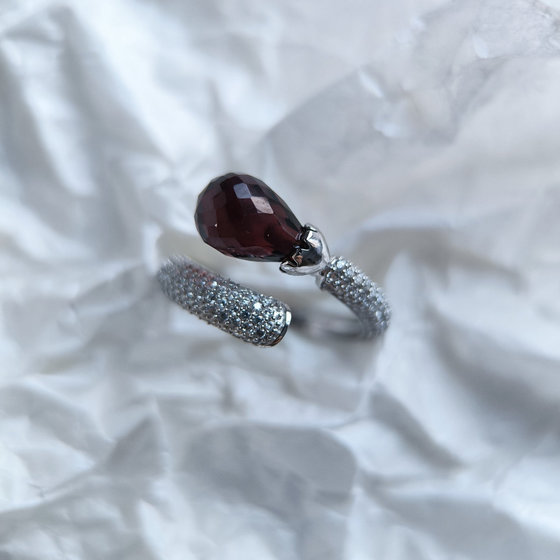 Серебряное кольцо с гранатом 6.31ct