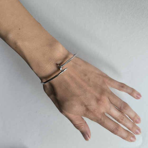Silver bracelet without stones