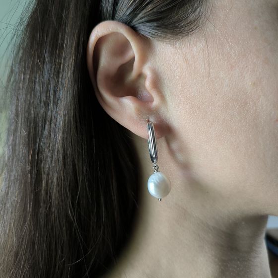 Silver earrings with baroque pearls