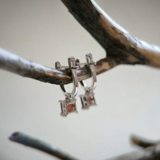 Серебряные серьги с гранатом 1.669ct