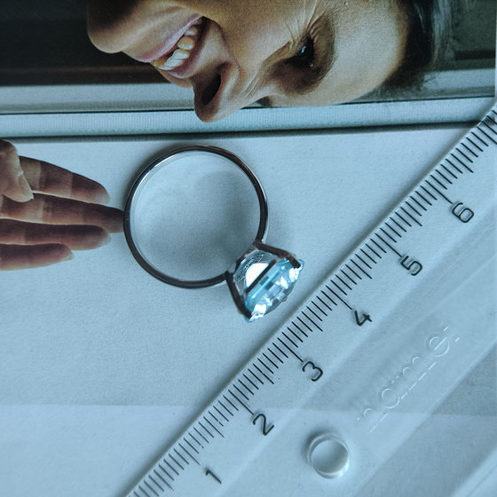 Silver ring with a 5.163-carat topaz