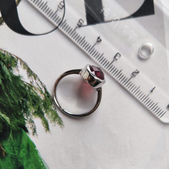 Серебряное кольцо с гранатом nano 2.165ct