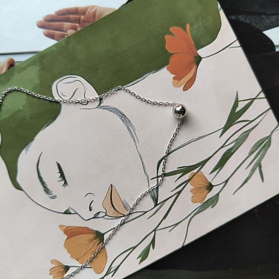 Серебряное колье без камней